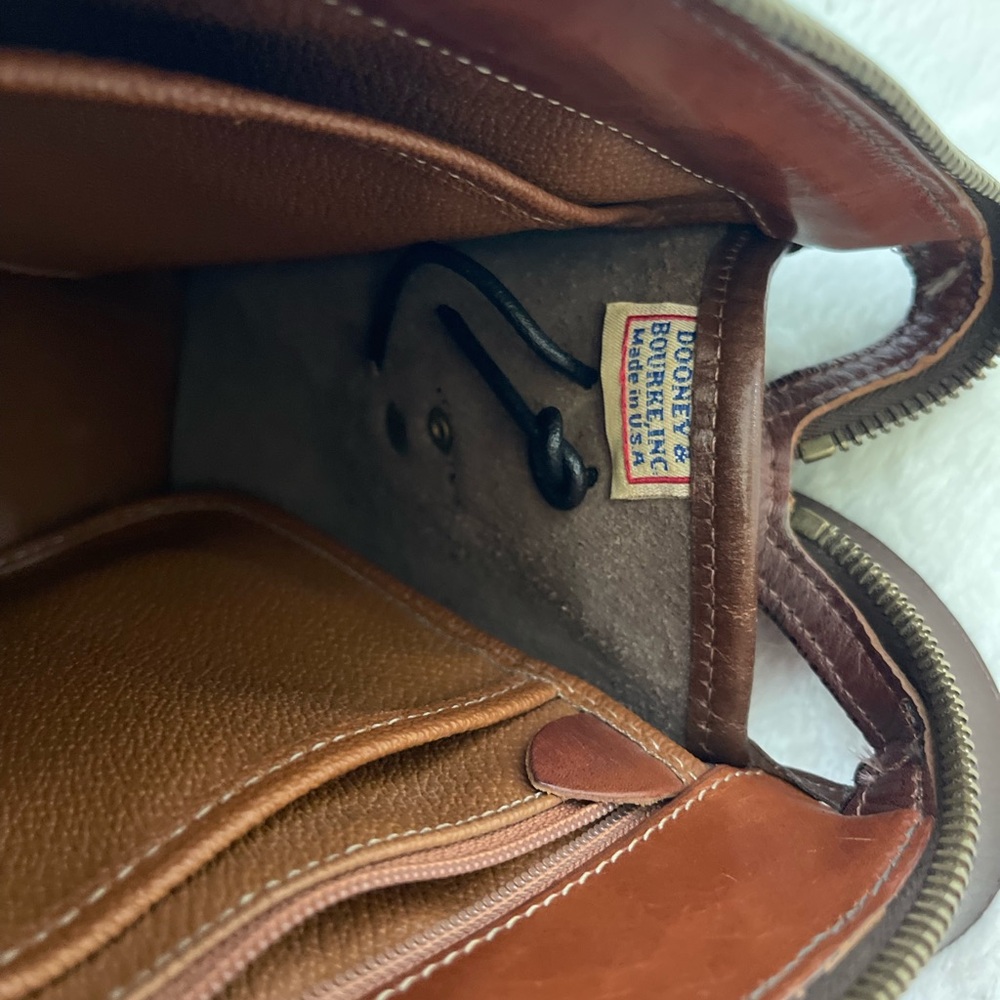 Dooney and Bourke all weather leather Bag EUC - Picture 6 of 12